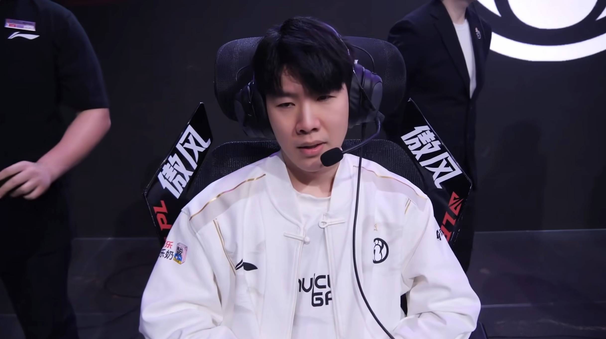 领先优势明显首场状态出色，G2观众沸腾！，TheShy重返赛场比赛高潮迭起的简单介绍