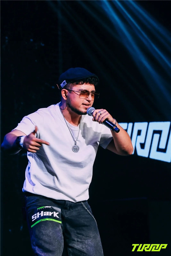 明尼苏达森林狼训练开放日,窗口期刷新队史纪录引欢呼,意大利杯在即,更衣室氛围转暖 明尼苏达森林狼训练开放日,窗口期刷新队史纪录引欢呼,意大利杯在即,更衣室氛围转暖