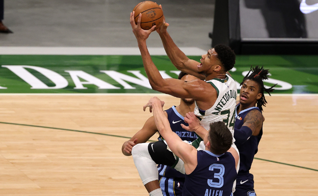  字母哥最新上场 